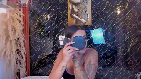 Snapshot of vichy_evans chatting on February 12, 2026, 10:32 am Vichy Everyday From 1400 to 2130 Col Time online show from February 12, 2026, 10:32 am