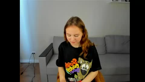 vicki_milles online show from May 18, 2026, 9:15 am