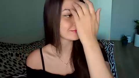 Snapshot of vicki_queen chatting on June 17, 2026, 5:10 am Lina online show from June 17, 2026, 5:10 am