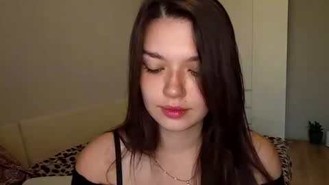 Snapshot of vicki_queen chatting on June 25, 2026, 5:12 am Lina online show from June 25, 2026, 5:12 am