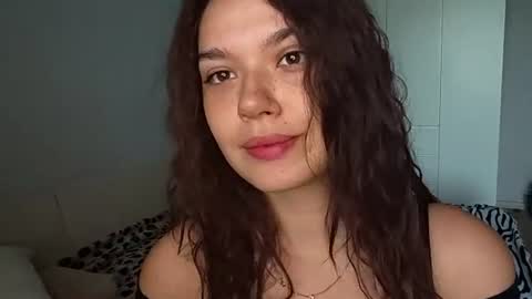 Snapshot of vicki_queen chatting on June 27, 2026, 5:12 am Lina online show from June 27, 2026, 5:12 am