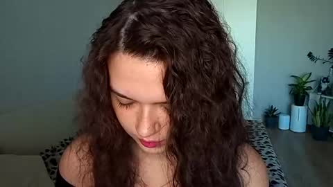 Snapshot of vicki_queen chatting on June 30, 2026, 5:08 am Lina online show from June 30, 2026, 5:08 am
