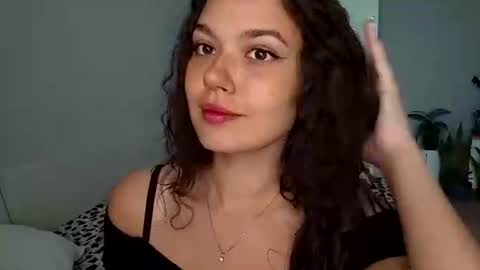 Snapshot of vicki_queen chatting on July 8, 2026, 5:12 am Lina online show from July 8, 2026, 5:12 am