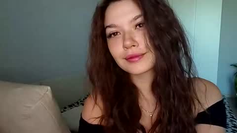 Snapshot of vicki_queen chatting on July 18, 2026, 5:11 am Lina online show from July 18, 2026, 5:11 am