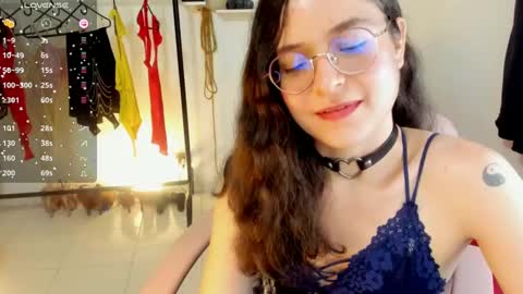 Vicky online show from December 13, 2024, 6:42 am