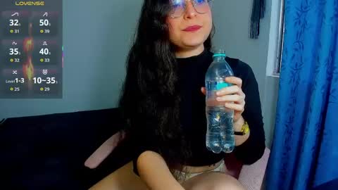 Snapshot of vicky_cristinax chatting on May 27, 2026, 10:40 pm Vicky online show from May 27, 2026, 10:40 pm