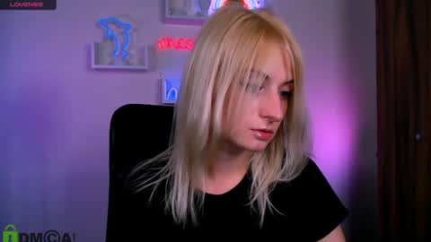 vicky_kim online show from July 12, 2026, 7:16 pm
