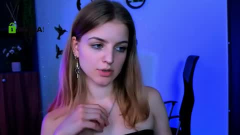 vicky_kim online show from July 14, 2026, 10:43 am