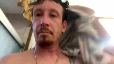 vicrobertson595 online show from April 15, 2026, 11:27 pm