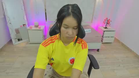 victoria1_tay online show from June 12, 2026, 7:13 pm