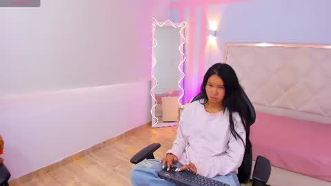 victoria1_tay online show from July 14, 2026, 7:19 pm