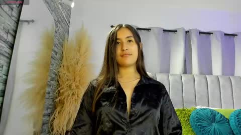 Snapshot of victoria_2433 chatting on May 18, 2026, 8:03 pm Victoria online show from May 18, 2026, 8:03 pm