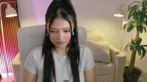 Snapshot of victoria___moon chatting on June 2, 2026, 2:19 pm victoria online show from June 2, 2026, 2:19 pm