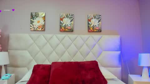 victoria__lee_ online show from May 19, 2026, 4:30 am