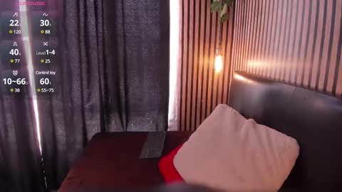 victorira online show from February 21, 2025, 8:05 pm