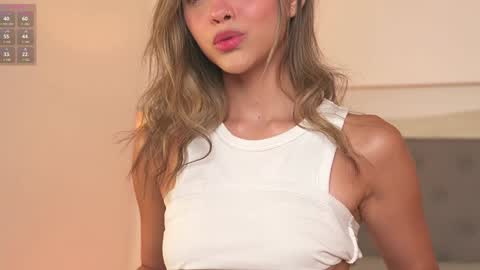 Snapshot of victoria__rossi chatting on January 18, 2025, 12:26 pm online show from January 18, 2025, 12:26 pm