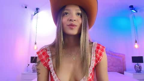 Snapshot of victoria_adams14 chatting on April 18, 2026, 4:49 am Victoria for you online show from April 18, 2026, 4:49 am