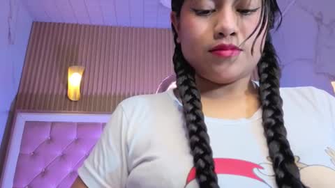 victoria_b_ online show from November 12, 2025, 8:41 pm