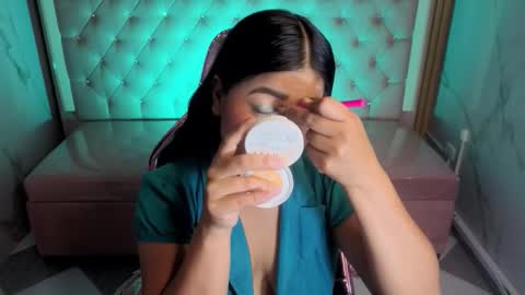 victoria_b_ online show from November 14, 2025, 8:07 pm