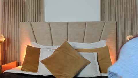 VIC online show from October 11, 2025, 11:53 am