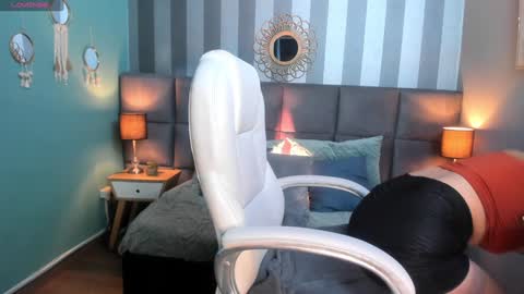 Victoria online show from December 6, 2024, 2:06 pm