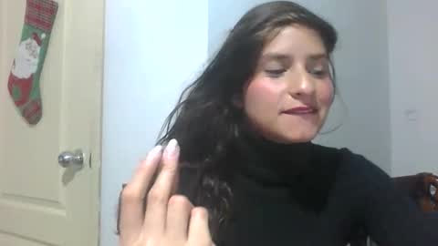 victoria_couture online show from December 17, 2025, 11:44 pm