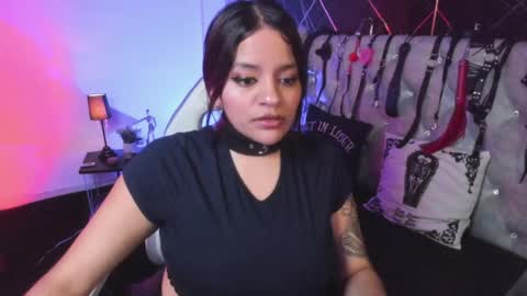 victoria_floyd1 online show from March 31, 2026, 12:12 am