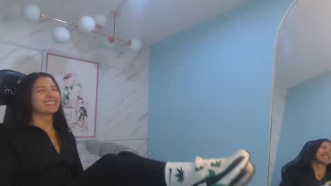 Victoria online show from April 28, 2026, 1:05 pm