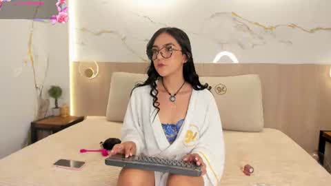  Victoria H  online show from June 12, 2026, 11:42 am