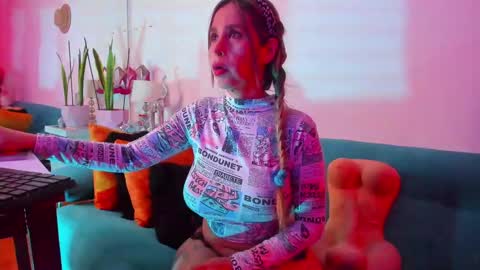 Victoria  online show from February 7, 2025, 7:06 pm