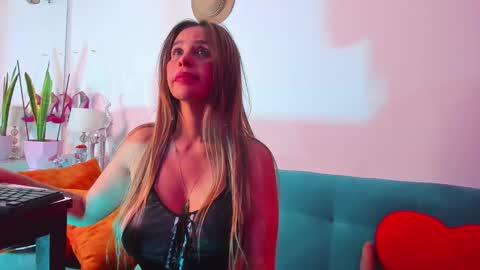 Victoria  online show from February 9, 2025, 5:01 pm