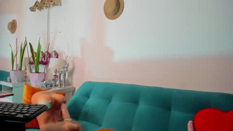 Victoria  online show from February 16, 2025, 5:37 pm