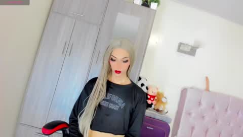 Snapshot of victoria_kastelo chatting on December 6, 2024, 7:45 pm Victoria online show from December 6, 2024, 7:45 pm