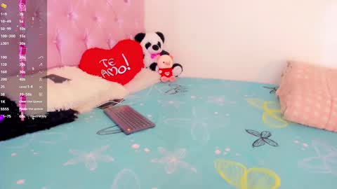 Snapshot of victoria_kastelo chatting on December 18, 2024, 7:08 pm Victoria online show from December 18, 2024, 7:08 pm