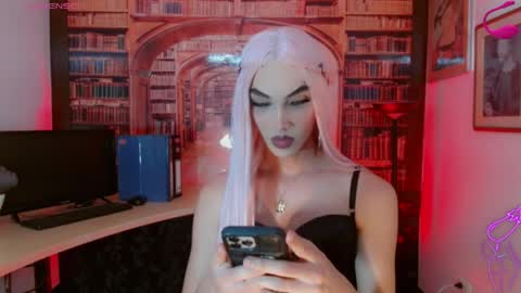 Snapshot of victoria_kastelo chatting on May 19, 2026, 4:30 am Victoria online show from May 19, 2026, 4:30 am