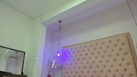 victoria_kitt online show from June 8, 2026, 7:25 pm