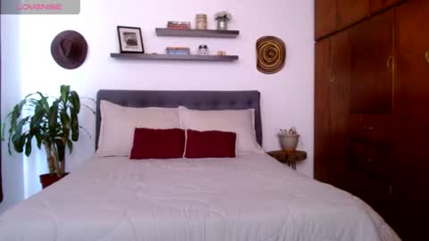 Snapshot of victoria_martelo chatting on June 17, 2026, 5:03 pm VICTORIA MARTELO online show from June 17, 2026, 5:03 pm