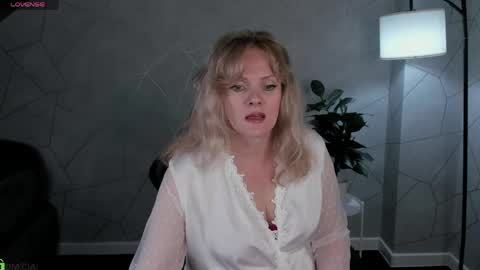 Snapshot of victoria_nelson chatting on May 17, 2026, 1:14 am Victoria My schedule for the week 2 GMT 3am-9am TuWeThFrSa online show from May 17, 2026, 1:14 am