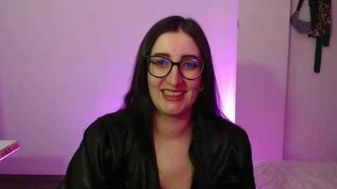 Snapshot of victoria_riider chatting on November 6, 2025, 9:05 pm Victoria online show from November 6, 2025, 9:05 pm