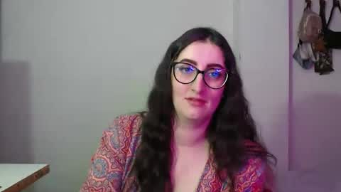 Victoria online show from March 12, 2026, 9:32 pm