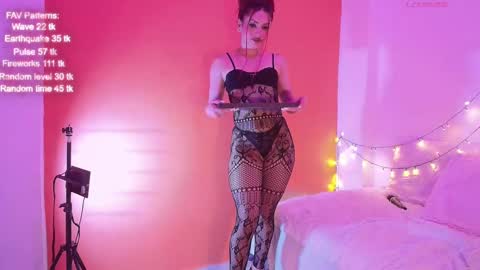 Snapshot of victoria_rossett chatting on October 10, 2025, 11:59 pm victoria_rossett online show from October 10, 2025, 11:59 pm