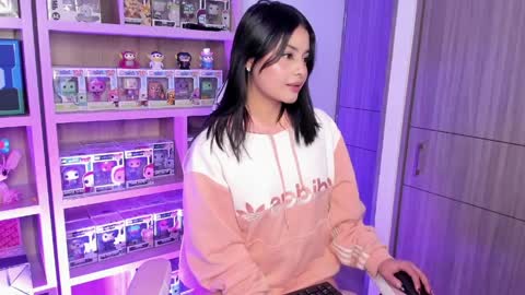 Snapshot of victoria_se chatting on April 10, 2026, 5:23 am Victoria online show from April 10, 2026, 5:23 am