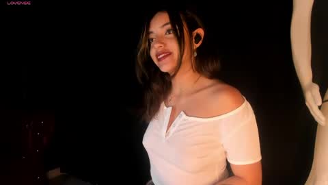 Snapshot of victoriaa2_doll chatting on April 22, 2026, 11:56 am victoriaa2_doll online show from April 22, 2026, 11:56 am