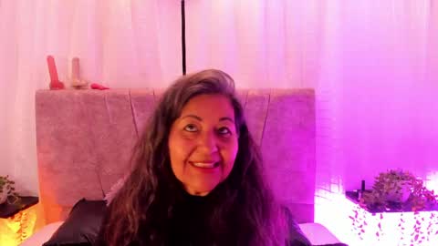 victoriaa_anderson_ online show from May 26, 2026, 8:05 pm