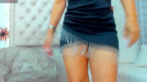 Snapshot of victoriaarousse25 chatting on September 27, 2025, 12:15 am victoriaarousse online show from September 27, 2025, 12:15 am