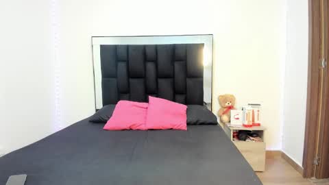 Snapshot of victoriacolin chatting on February 26, 2025, 12:03 pm VICTORIA online show from February 26, 2025, 12:03 pm