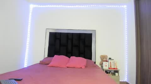 Snapshot of victoriacolin chatting on March 9, 2025, 11:56 pm VICTORIA online show from March 9, 2025, 11:56 pm