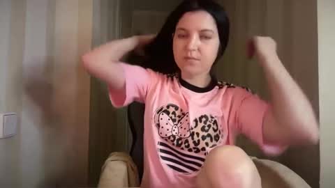 Snapshot of victoriadaily chatting on December 18, 2025, 10:05 pm victoriadaily online show from December 18, 2025, 10:05 pm