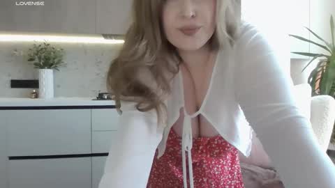 Snapshot of victoriafalls chatting on May 5, 2026, 12:35 pm Miss V online show from May 5, 2026, 12:35 pm