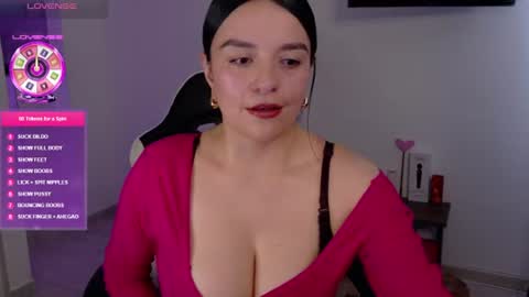 Kim 3 online show from July 27, 2026, 2:46 pm